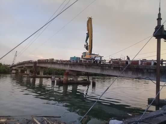 Catarman Bridge during pile driving and substructure works